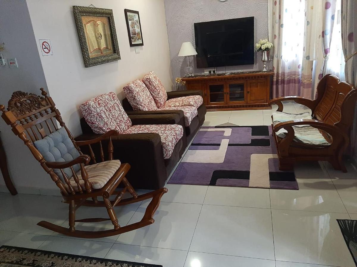 Twin Castle Homestay Kuala Pilah Ngoại thất bức ảnh
