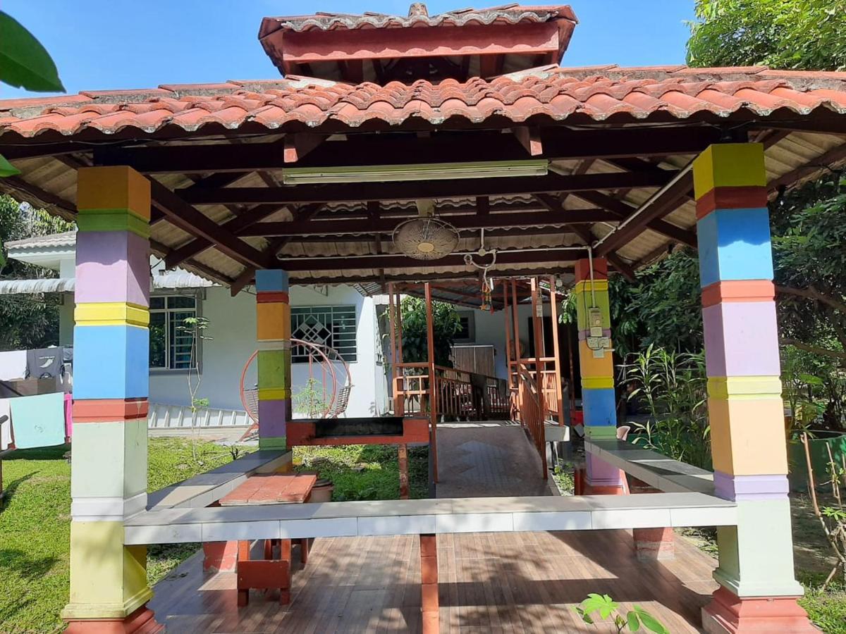 Twin Castle Homestay Kuala Pilah Ngoại thất bức ảnh